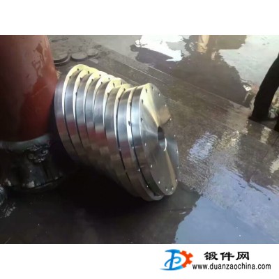 供應薄形 人孔圈 管板 各類高難度法蘭 產(chǎn)品