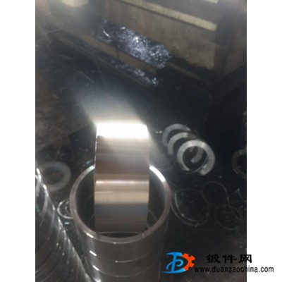 供應各種汽車配件鍛件