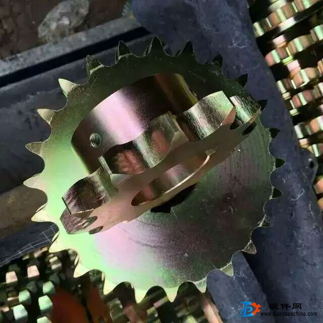 供應(yīng)各種齒輪鍛件