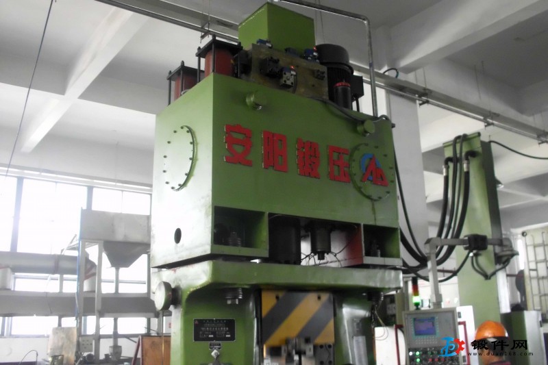 數(shù)控錘打擊能量25kj數(shù)控全液壓模鍛錘安陽鍛壓生產(chǎn)