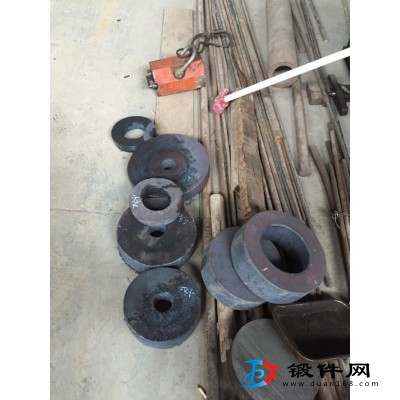 各種軸類，齒輪，法蘭，破碎機偏心軸，圓錐軸