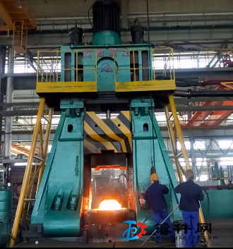 50kj打擊能量2噸全液壓模鍛錘安陽(yáng)鍛壓直供