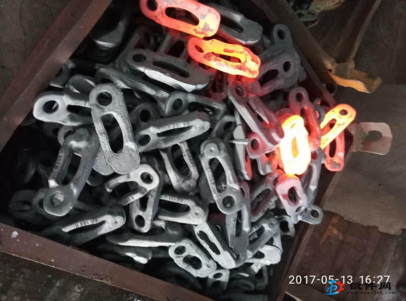 提供挖掘機履帶底盤鏈軌節(jié)零件精密模鍛鍛件