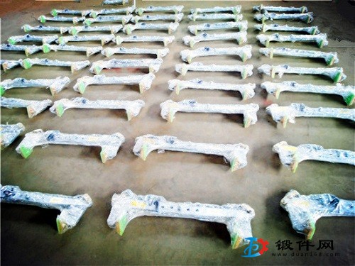 吊石材用的夾鉗夾皮具有哪些優勢特性？