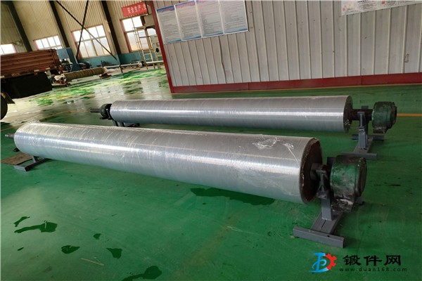 金屬熱噴涂技術(shù)噴涂鉬系涂層修復(fù)受損復(fù)卷機(jī)底輥